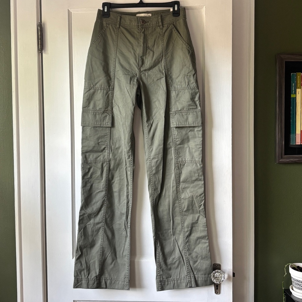 Abercrombie & Fitch relaxed green high rise cargo pants